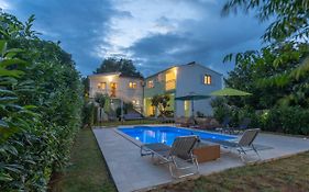 Holiday Home Paradise